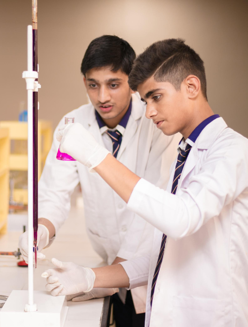Senior wing students in a science lab at Jaipuria Bhiwadi